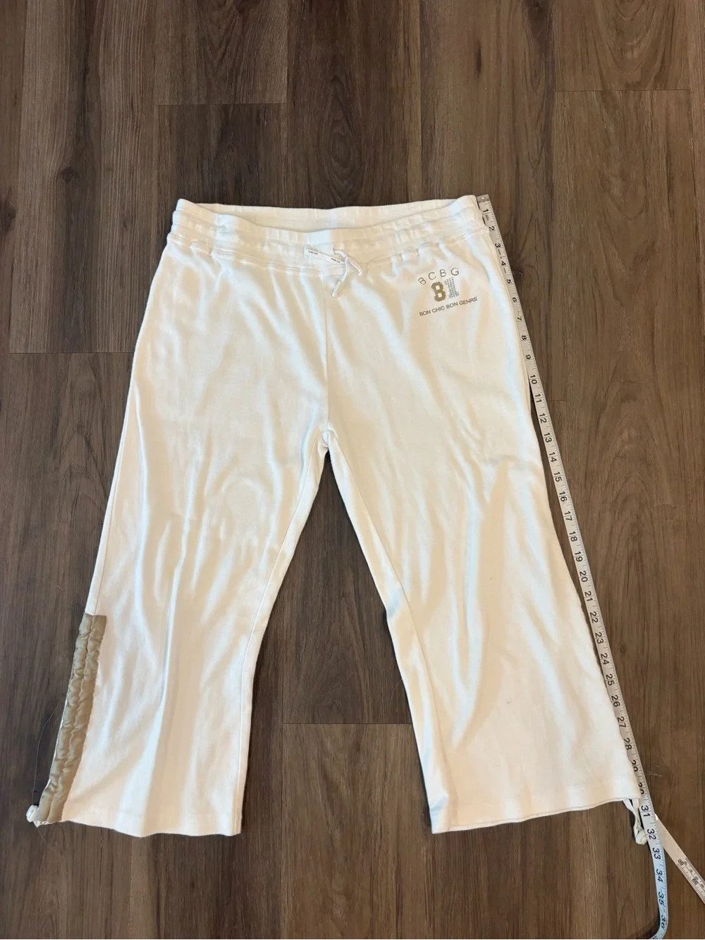 BCBG Cream Cropped Lounge Pants with Side Quilting